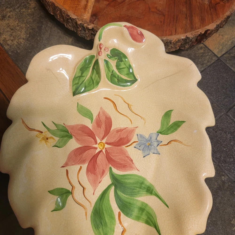 Leaf-Shaped Ceramic‎ Decorative Plate